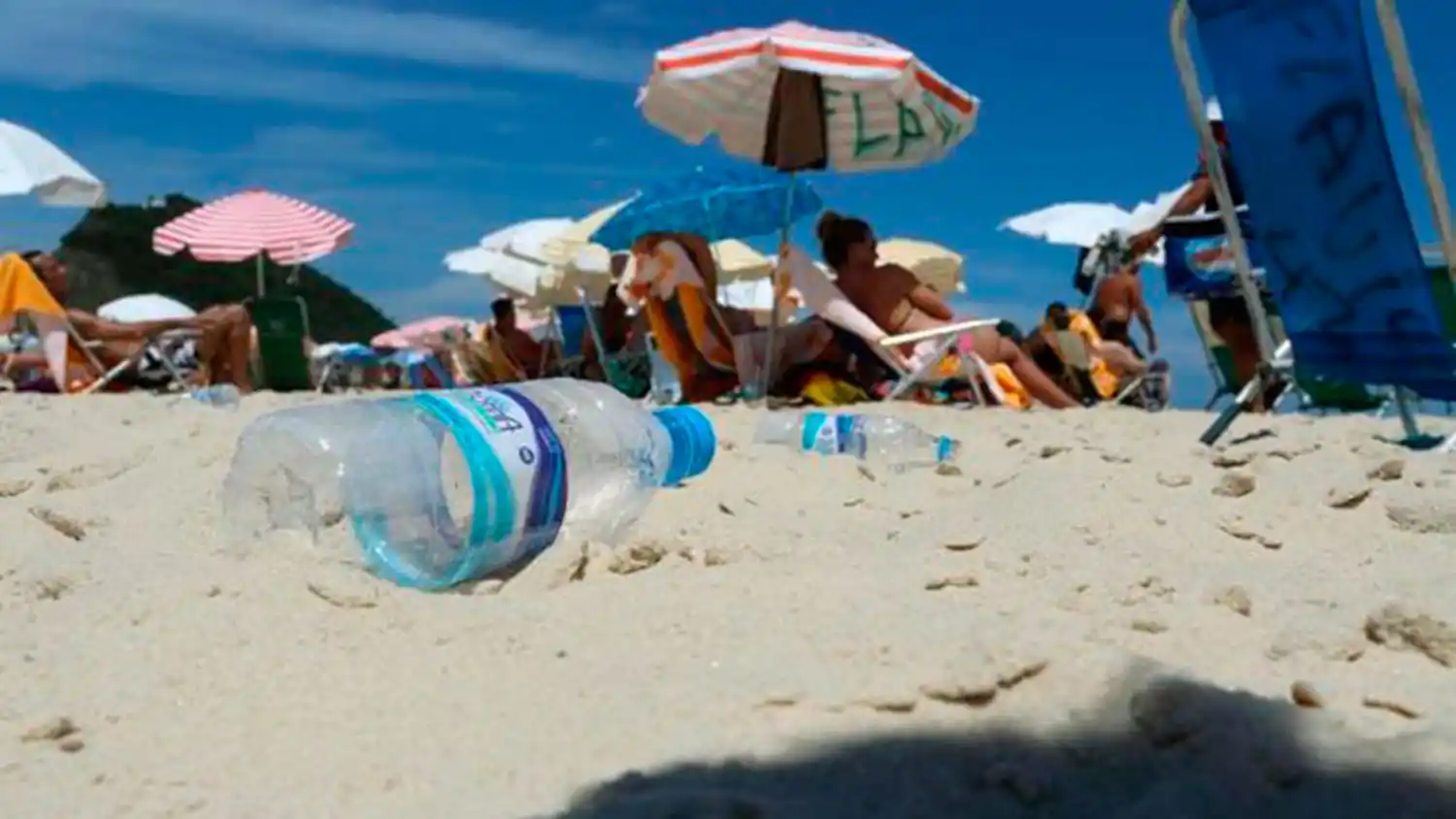 Terminemos la relación tóxica que mantenemos con el plástico, la recomendación de Greenpeace para San Valentín