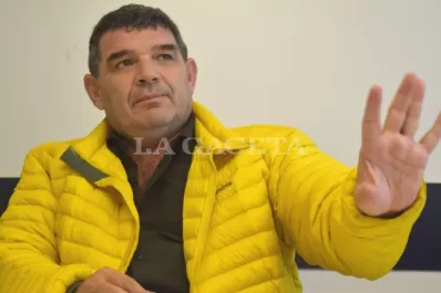 Olmedo promete polémicas condecoraciones