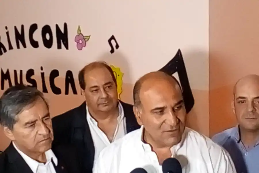 En medio de la tensión con Alfaro, el gobernador se mostró con el líder del sindicato municipal