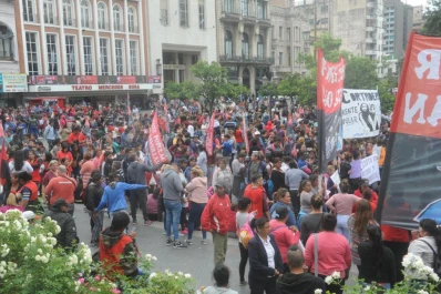 Piden un bono, mejoras en los planes y una Ley de Emergencia