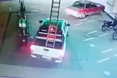 Un video complica al comisario acusado de robar cables