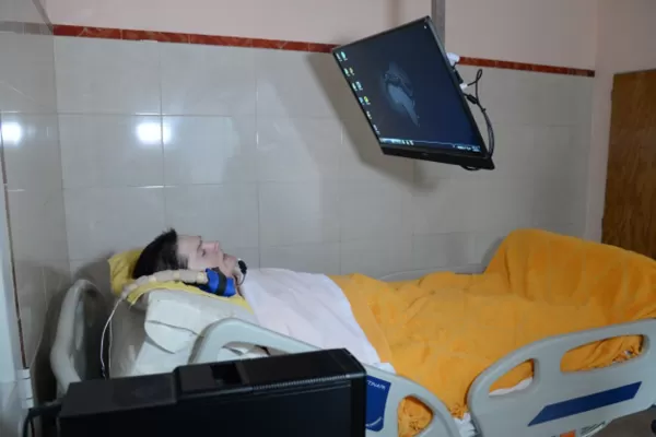 Una cama inteligente cambió la vida de un tucumano