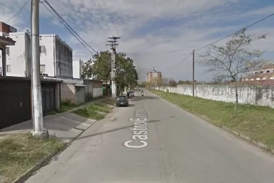 “Vi a dos sospechosos en una moto, corrí pero uno se bajó y me apuñaló”