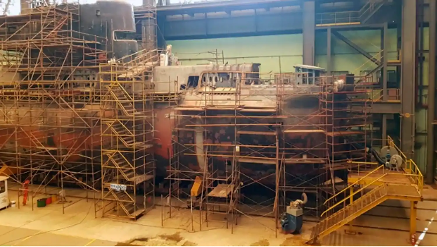 ARA SANTA CRUZ. Ya comenzaron las reparaciones del buque.