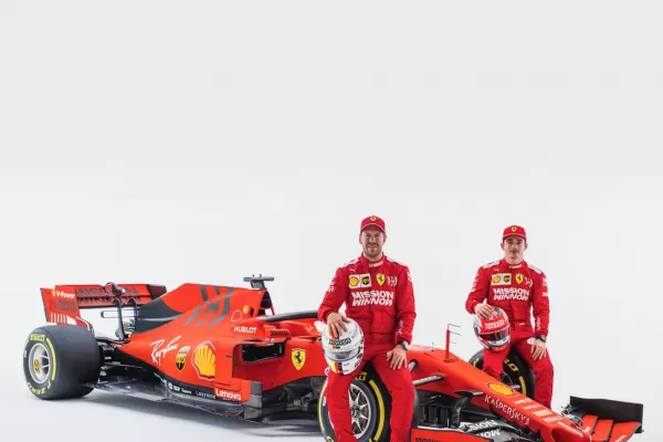 Vettel y Leclerc volvieron a las prácticas con Ferrari