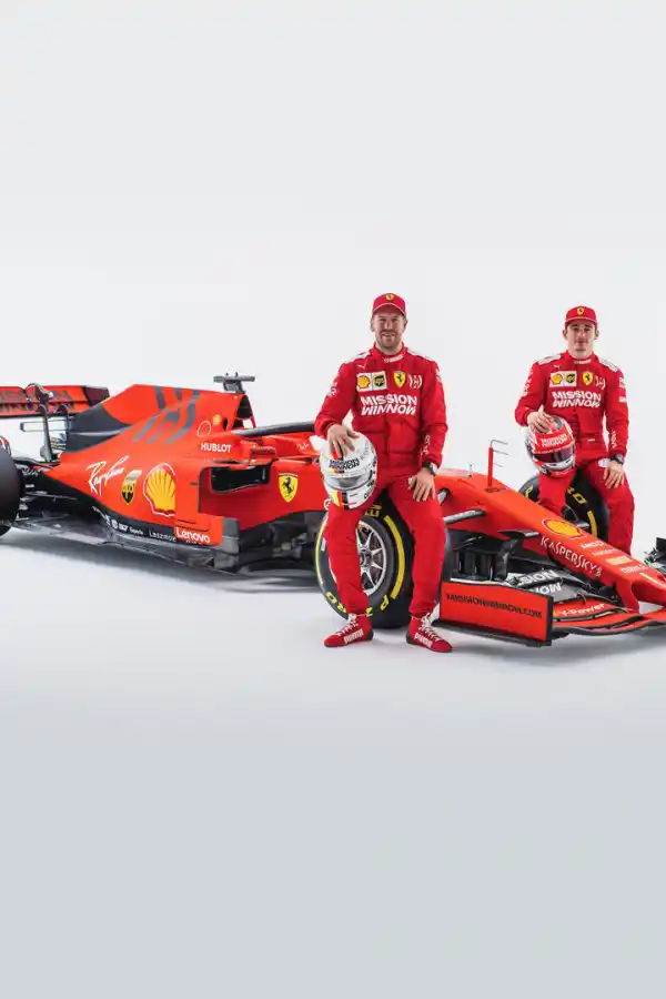 FERRARI. Sebastian Vettel y Charles Leclerc, la dupla de la Scuderia. Fotos: Prensa Mercedes, Ferrari y Red Bull.