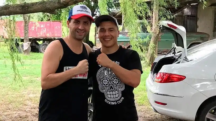 AMIGOS. Con Miguel Martín, otro ilustre de Famaillá. “Pensar que lo hacía c... en la escuela”, bromeó el humorista.