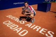 Lo hizo “polvo”: Cecchinato le ganó a Schwarztman y postergó otra vez la ilusión argentina 