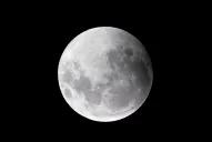 Mañana se verá la superluna de nieve más grande del año