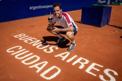 Lo hizo “polvo”: Cecchinato le ganó a Schwarztman y postergó otra vez la ilusión argentina