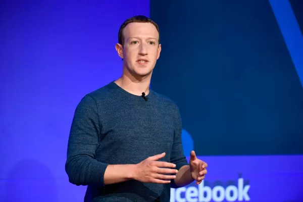 Una investigación inglesa calificó de gángsters digitales a directivos de Facebook