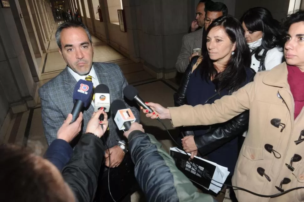 HÁBEAS CORPUS. López Ávila y Giannoni tras una audiencia en la Corte. la gaceta / (achivo) 