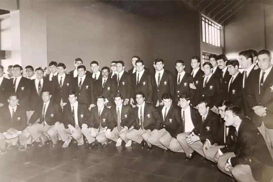 DE VIAJE. Delegación de Cardenales antes de emprendar una gira por Europa en 1992. 