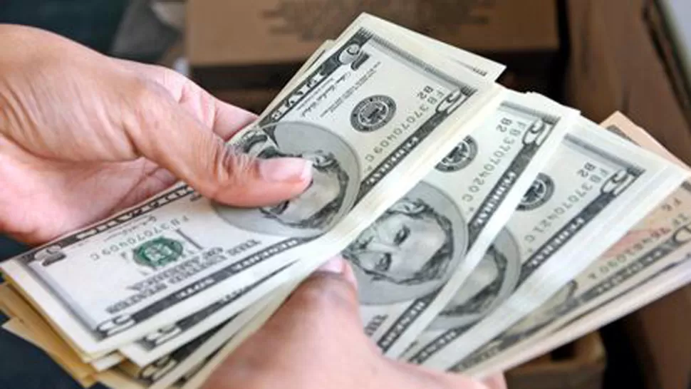 El dólar volvió a bajar y se ubicó en $ 40,21 en la City porteña