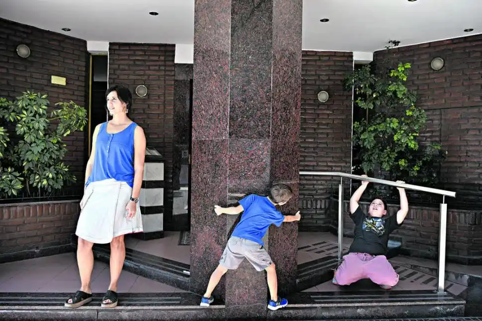 DEFINICIÓN. “Soy mala madre de dos buenos hijos”, asegura Verónica. 