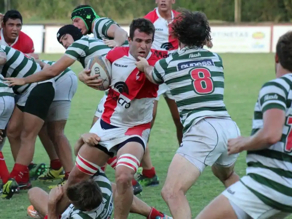 “ALBIRROJOS”. Francisco Poodts, de Jockey de Salta, en la final en Yerba Buena. Prensa URT