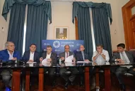 Además de la cláusula gatillo, el Gobierno titularizará a unos 8.000 docentes