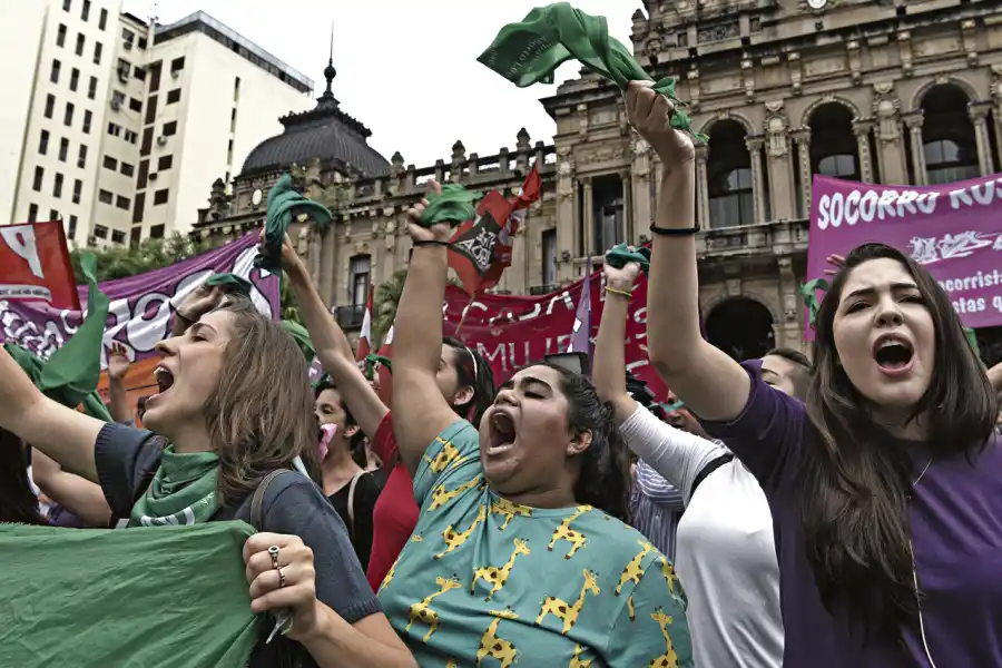 VERDES. Los activistas a favor del aborto se quejaron por el retraso.