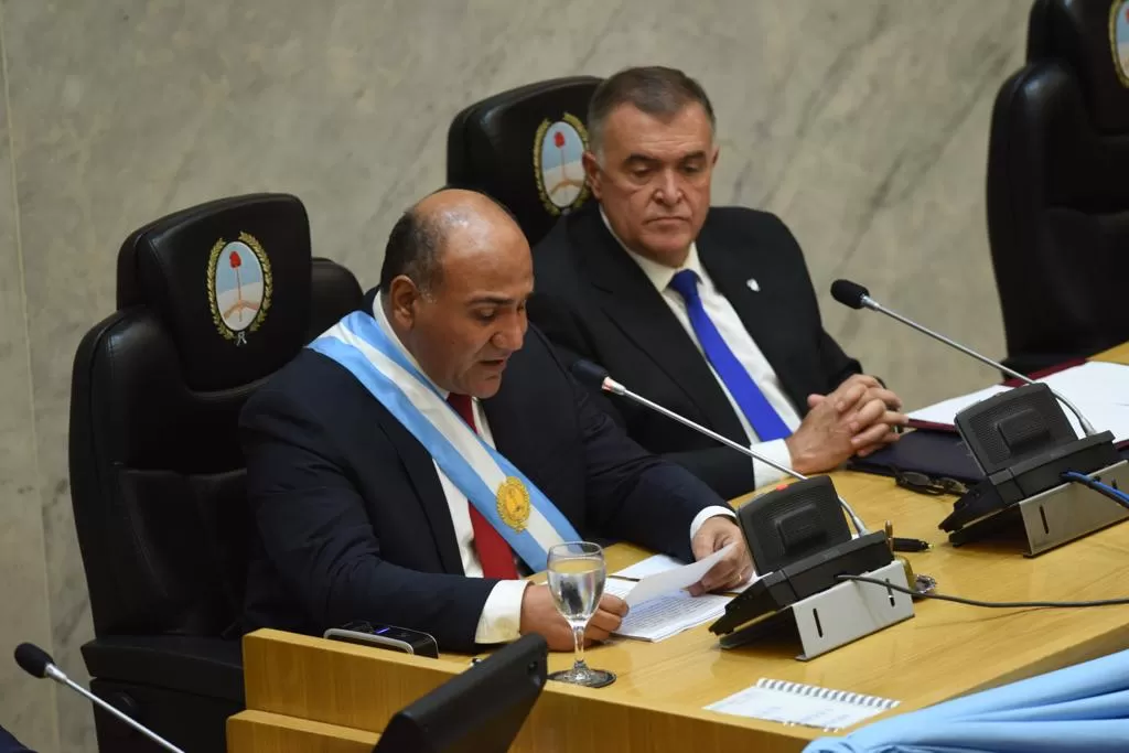 Juan Manzur y Osvaldo Jaldo, durante el discurso en la Cámara. LA GACETA/FOTO DE JUAN PABLO SÁNCHEZ NOLI
