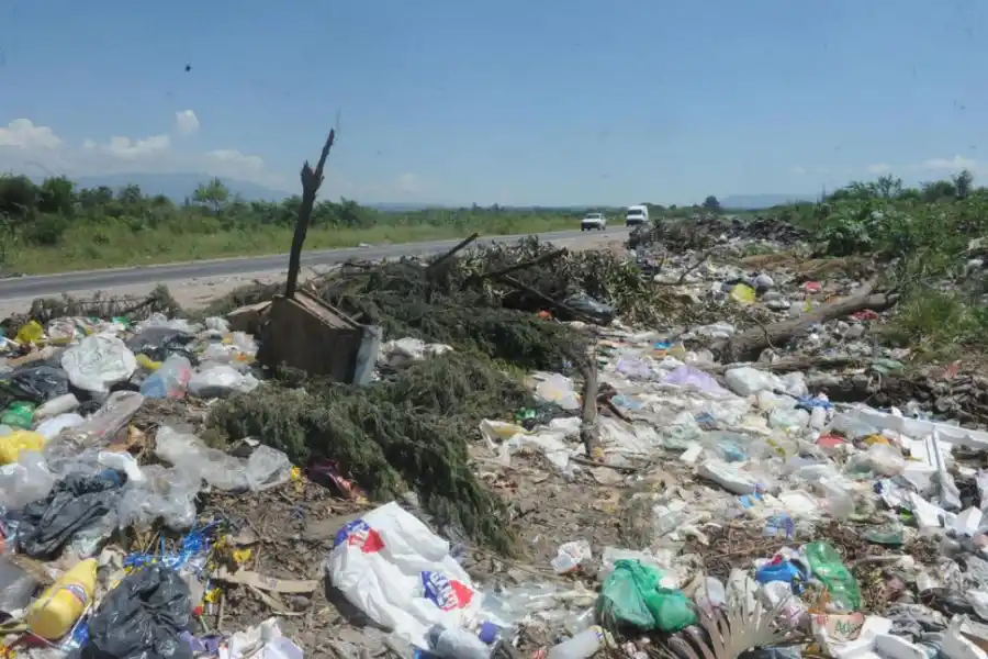 Se comprometen a erradicar   un vaciadero en Alderetes