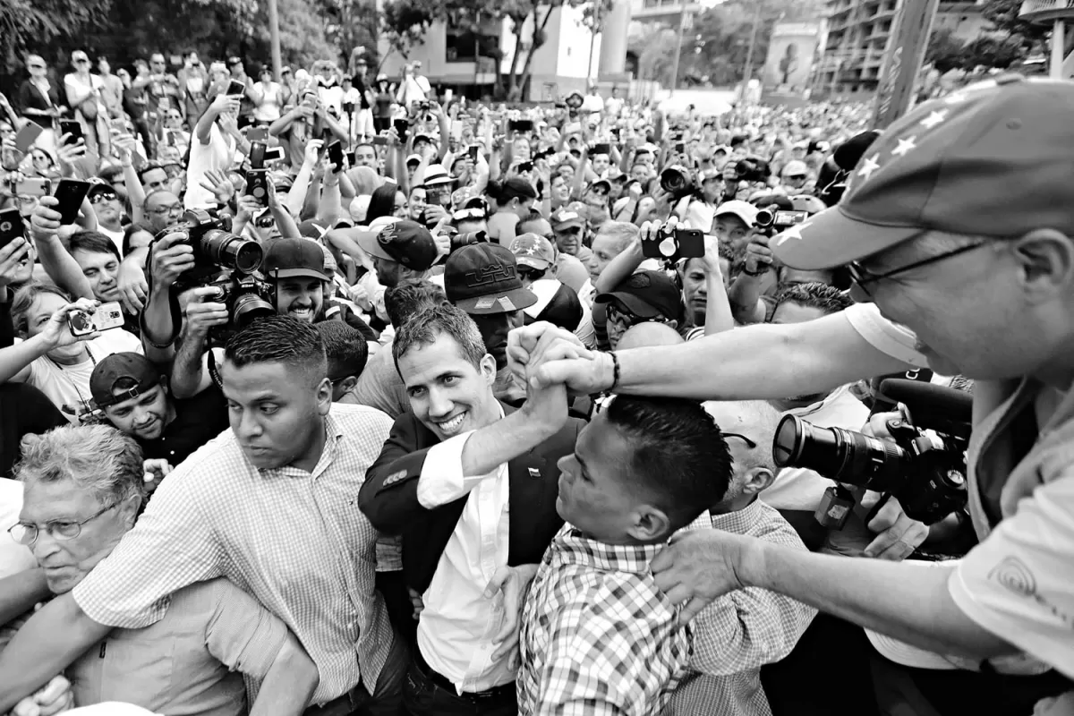 REGRESO. Recibido por una multitud, Guaidó dijo que se reunirá con los sindicatos.