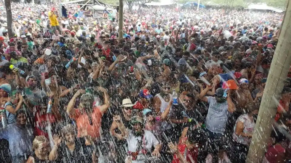 ALEGRÍA Y DIVERSIÓN. Hasta mañana, las calles de Amaicha del Valle estarán pintadas de carnaval. la gaceta / fotos de rodolfo casen - josé nuno