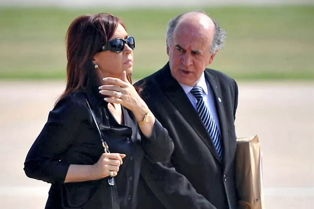 A JUICIO. Cristina Kirchner y Oscar Parrili serán juzgados por el presunto encubrimiento del atentado a la AMIA.