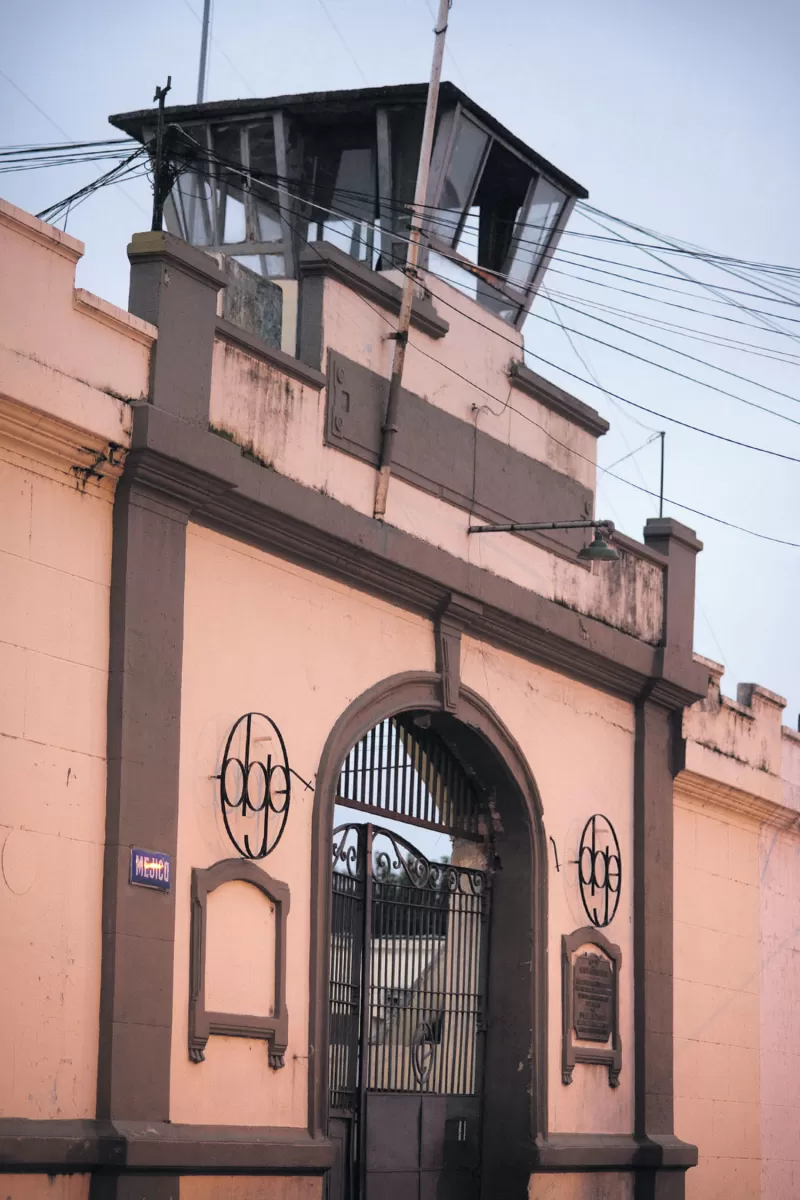 PENAL DE VILLA URQUIZA. El edificio está ubicado en calle México al 1.200.