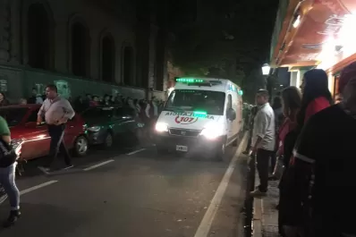 Sergio Denis se cayó del escenario del Mercedes Sosa y tuvo que ser hospitalizado de urgencia