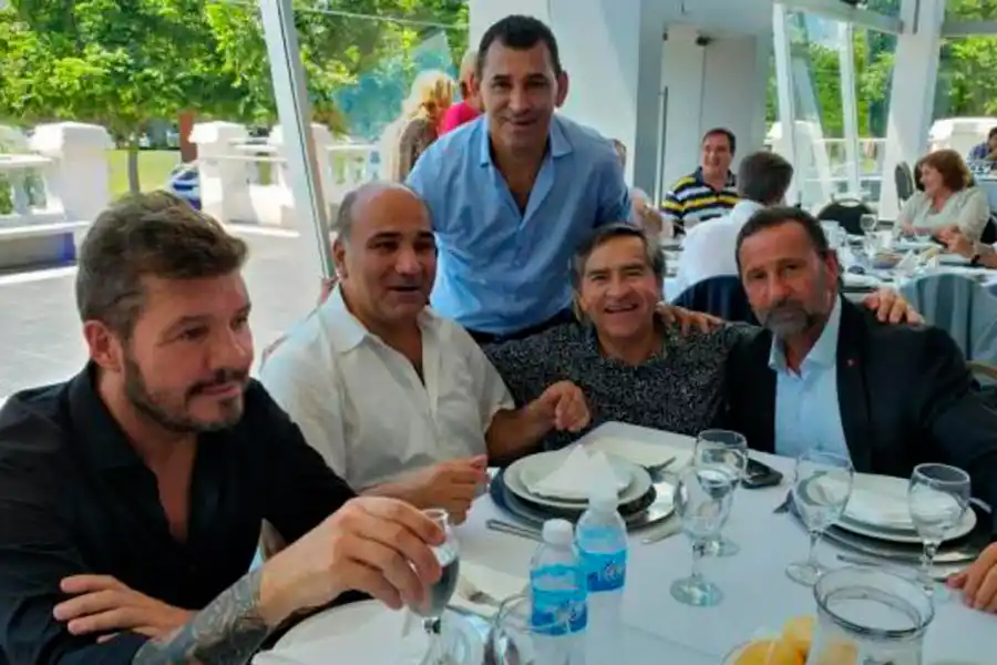 Según Berarducci, el gobernador ofició de agente de turismo de Tinelli