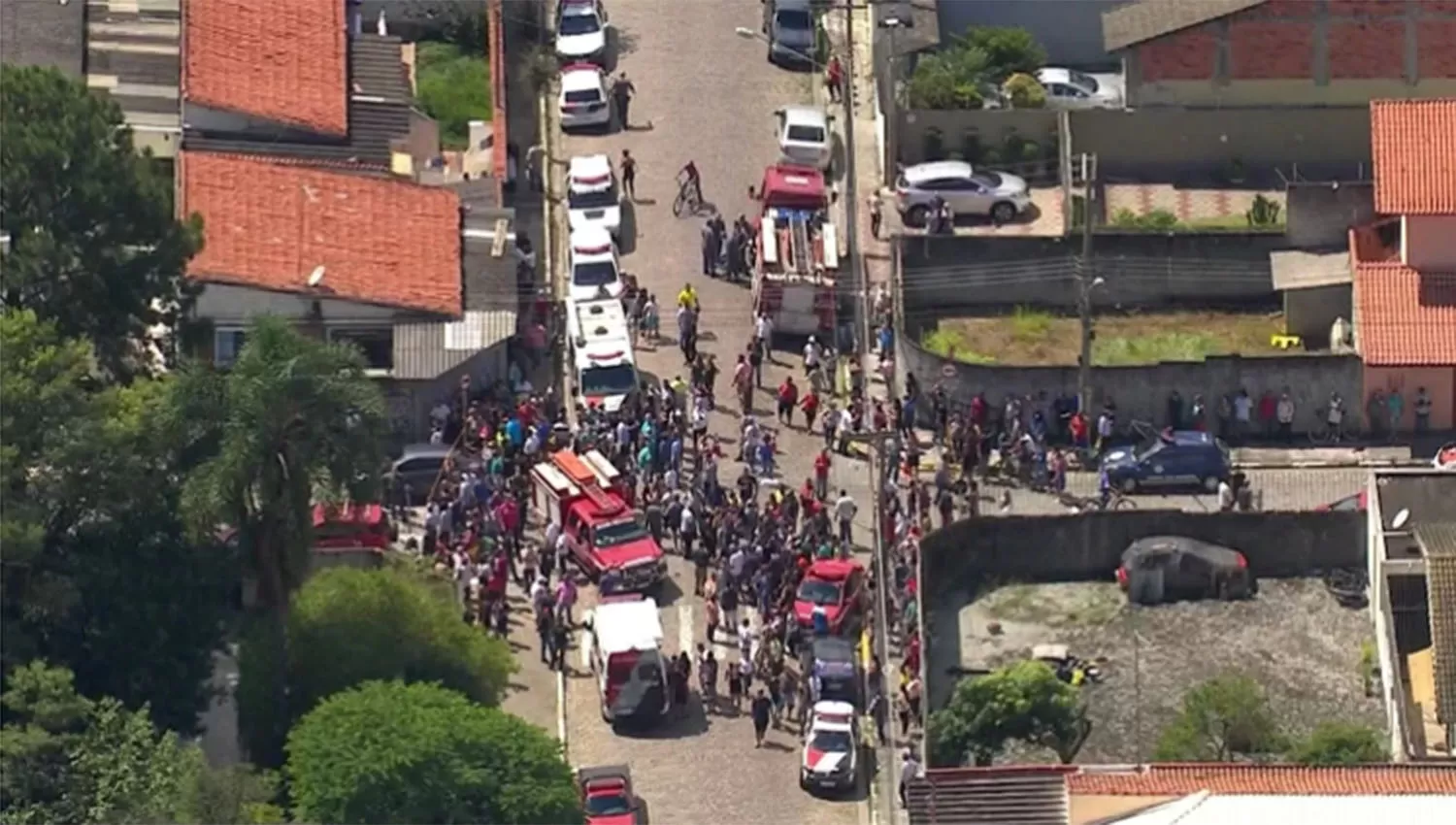 Una vista aérea de la escuela Raúl Brasil, donde sucedió la masacre.