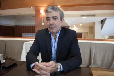 Cano no compite en los comicios, pero anuncia que será un activo protagonista de la campaña