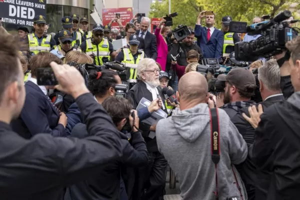 El cardenal Pell tendrá que cumplir seis años de prisión