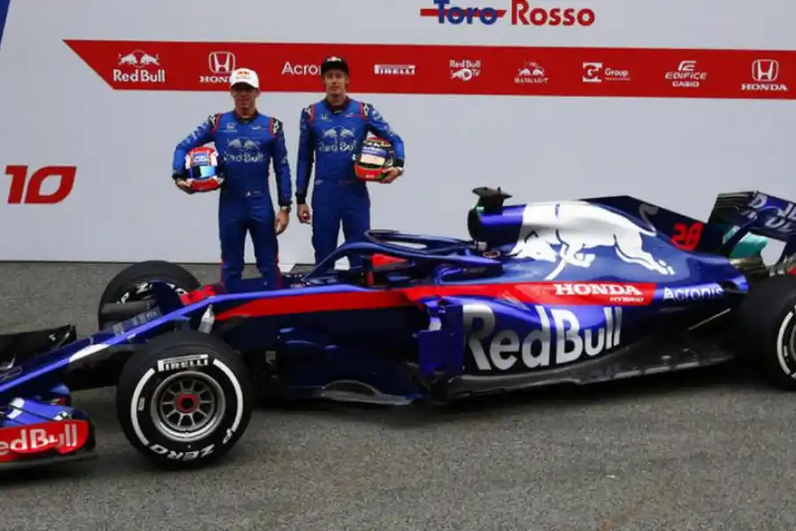 RED BULL TORO ROSSO HONDA. El equipo italiano pondrá de nuevo en el universo F-1 al ruso Daniil Kvyat, ausente desde 2017. El tailandés Alexander Albon debutará luego de ser tercero en la F-2 la temporada pasada.