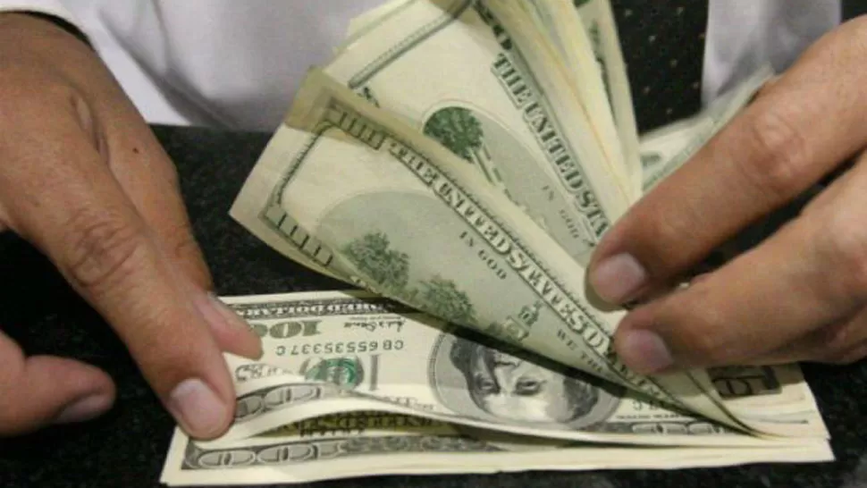 Tras el plan de subastas acordado con el FMI, el dólar perforó los $ 42