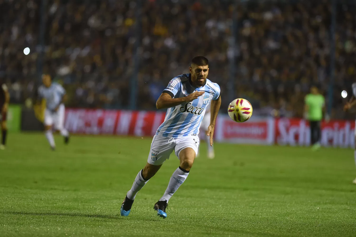 Atlético juega en Liniers pensando en la Libertadores: hora, TV y el resto de la agenda deportiva