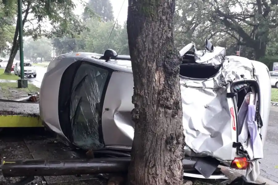 CHOQUE Y VUELCO. Ocurrió en Aconquija al 900.