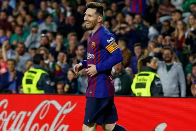 Messi brilló en la goleada del Barcelona y se llevó los aplausos de los hinchas del Betis