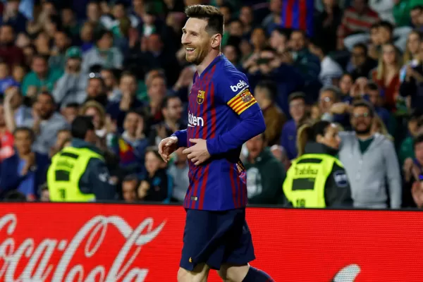 Messi brilló en la goleada del Barcelona y se llevó los aplausos de los hinchas del Betis