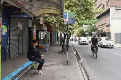 Quince días de paro de colectivos en el último semestre