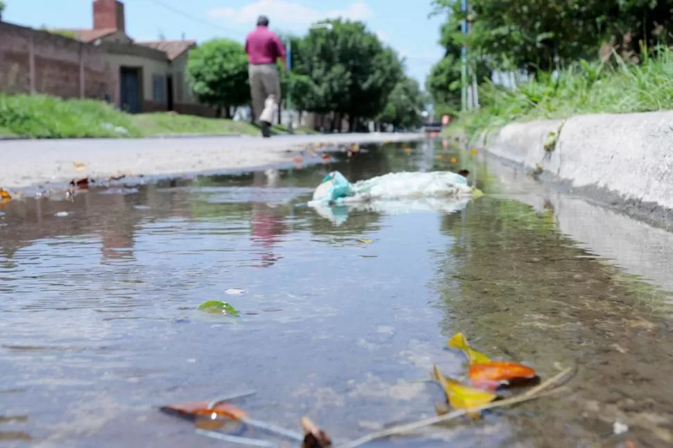 PÉRDIDAS DE AGUA. Los problemas de infraestructura y la falta de inversiones amenazan la provisión de agua potable en el futuro. la gaceta / foto de Analia Jaramillo (archivo)