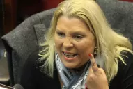 No nos tienen que doblegar los corruptos, lanzó Carrió