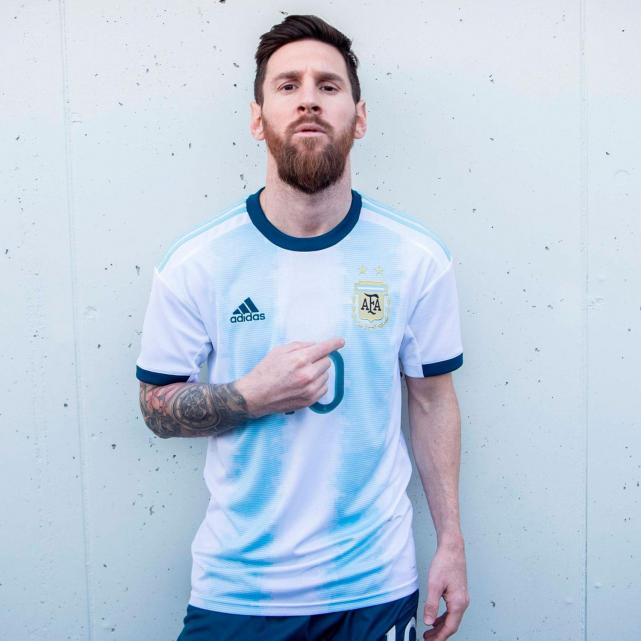 La presentó Messi: así es la nueva camiseta de la Selección Argentina - LA  GACETA Tucumán