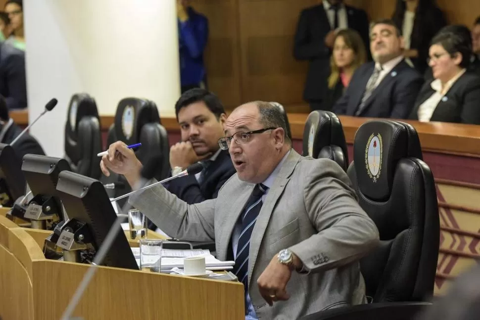 ENFÁTICO. Caponio defiende en el recinto las reformas al régimen penal. prensa legislatura 