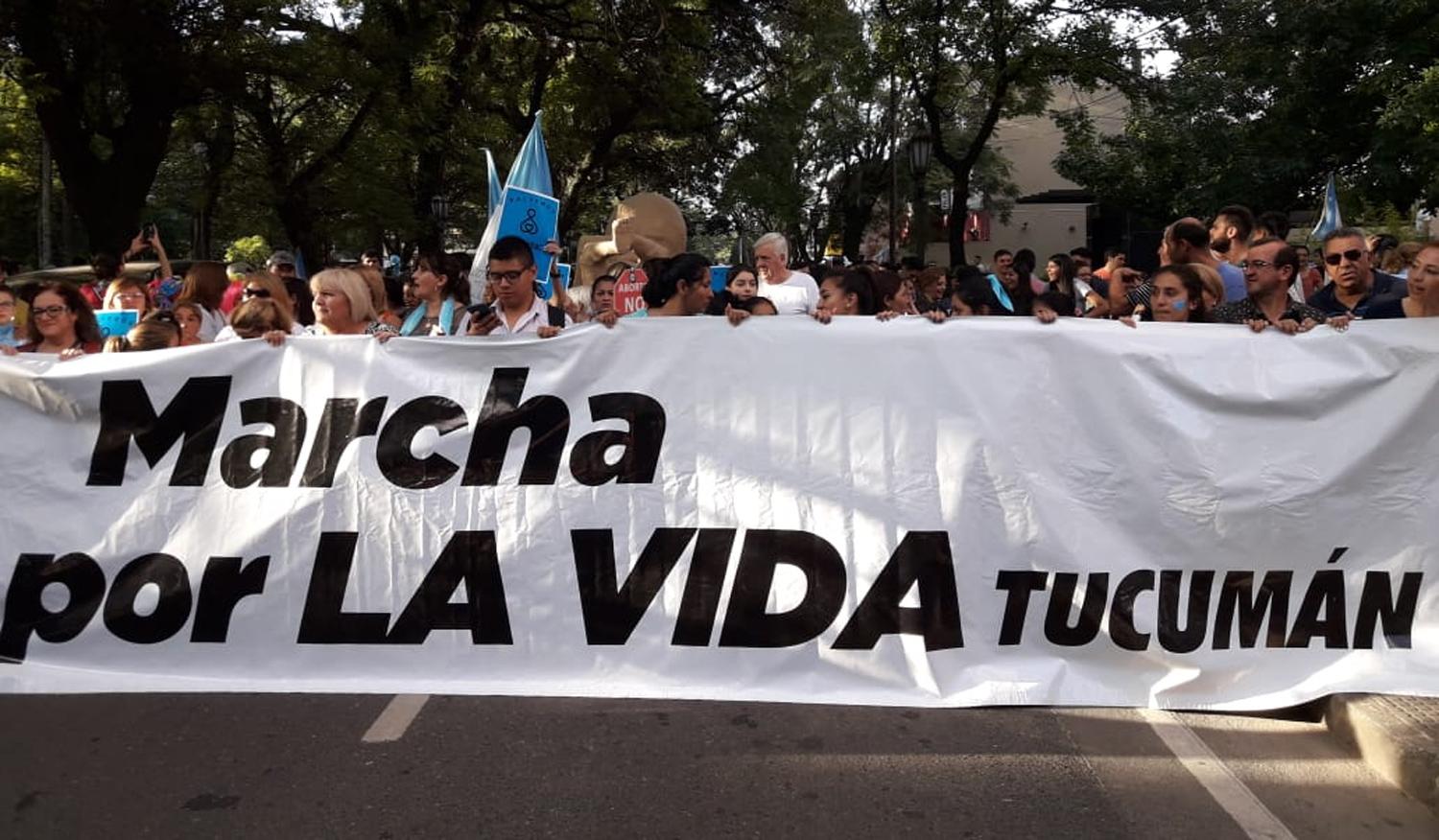 Con carteles y pedidos de justicia, comenzó la Marcha por la vida LA