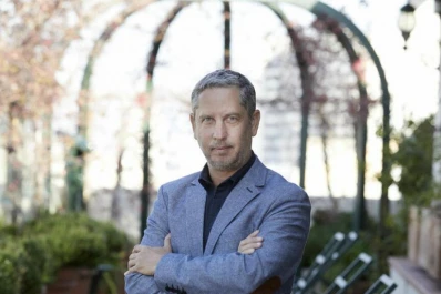 Elogios para “Los crímenes de Alicia”, de Guillermo Martínez