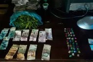Allanaban una casa por robo pero encontraron cocaína, cannabis y efectivo
