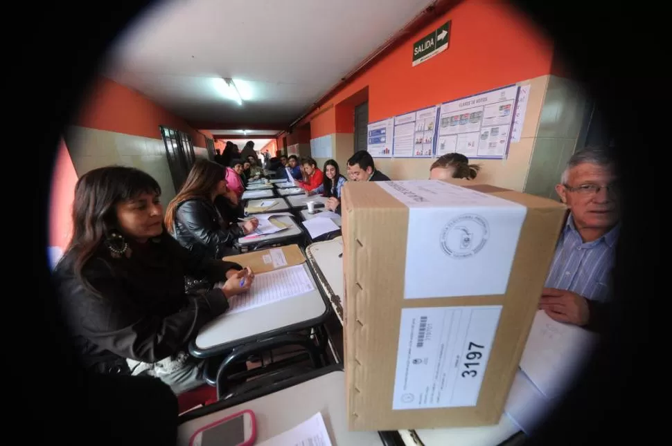 EN PREPARACIÓN. Más de 500 escuelas serán habilitadas para votar.  la gaceta / foto de antonio ferroni (archivo)