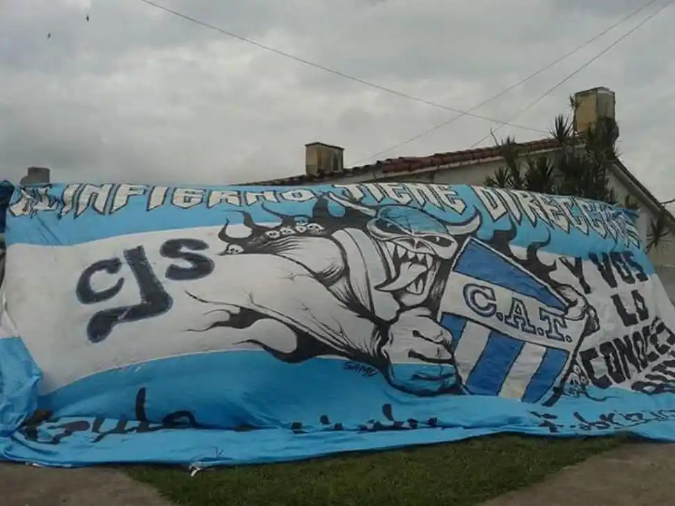 La pasión del hincha tiene un aliada: la bandera de su corazón