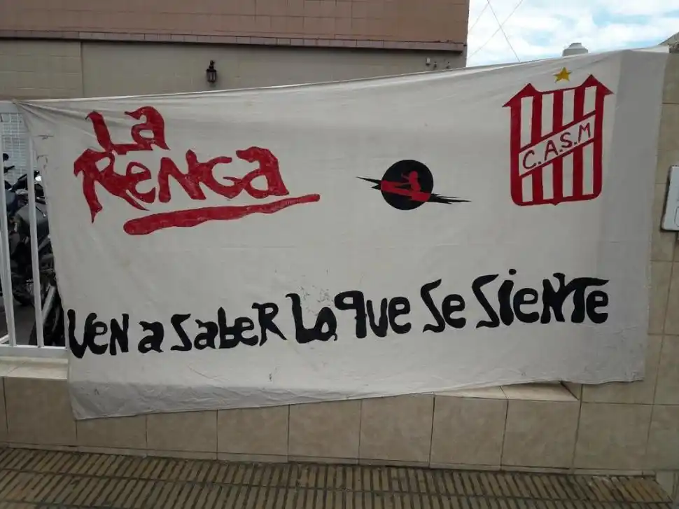 La pasión del hincha tiene un aliada: la bandera de su corazón